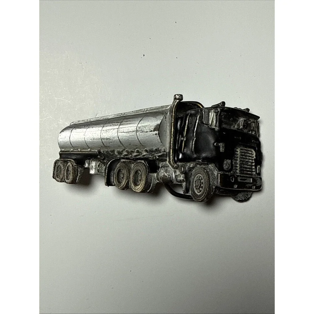 Vintage GAB Co 1982 Semi Truck Belt Buckle Fuel Tanker 18 Wheeler USA #238